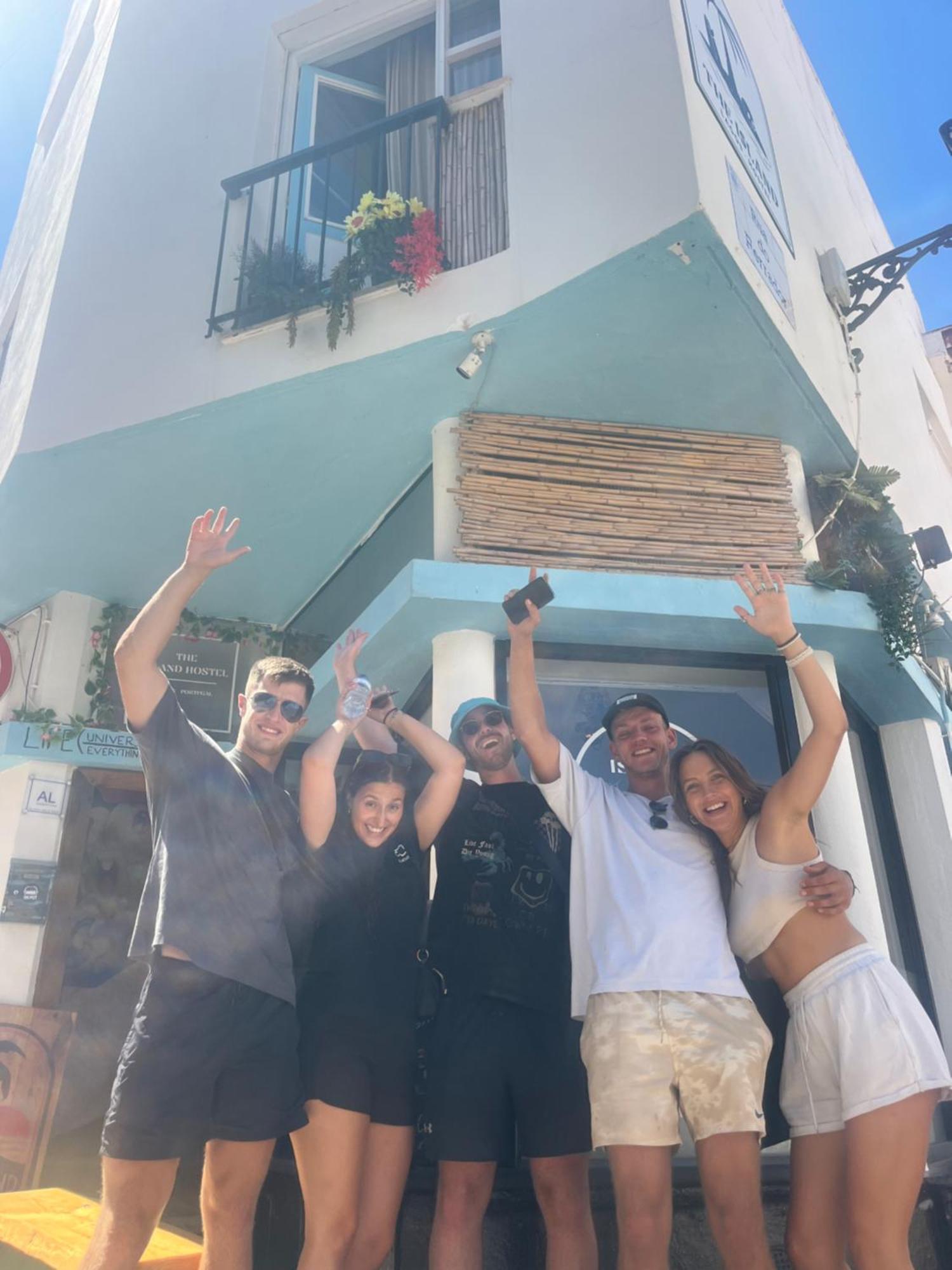 The Island Hostel & Cafe Лагос Екстериор снимка